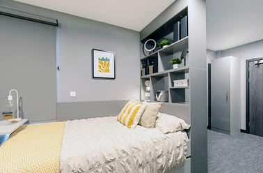 Ash Grove, Near University, Guildford - Image 2